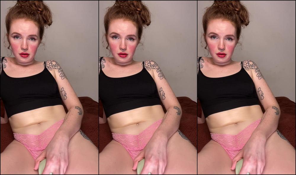 Frecklefox Post Gym Play With My Vibrator