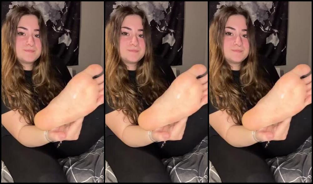 Yourdiamondvip Onlyfans I Would Love To See You Suck My Fingers And Lick My Soft Soles I Love Spit On It So Youll Have