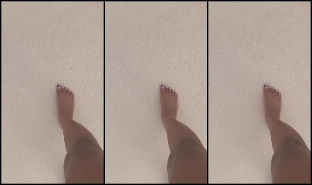 Queenjodiieetoes Aka Prettyfeetonly1800 Onlyfans Loving The Sand Water