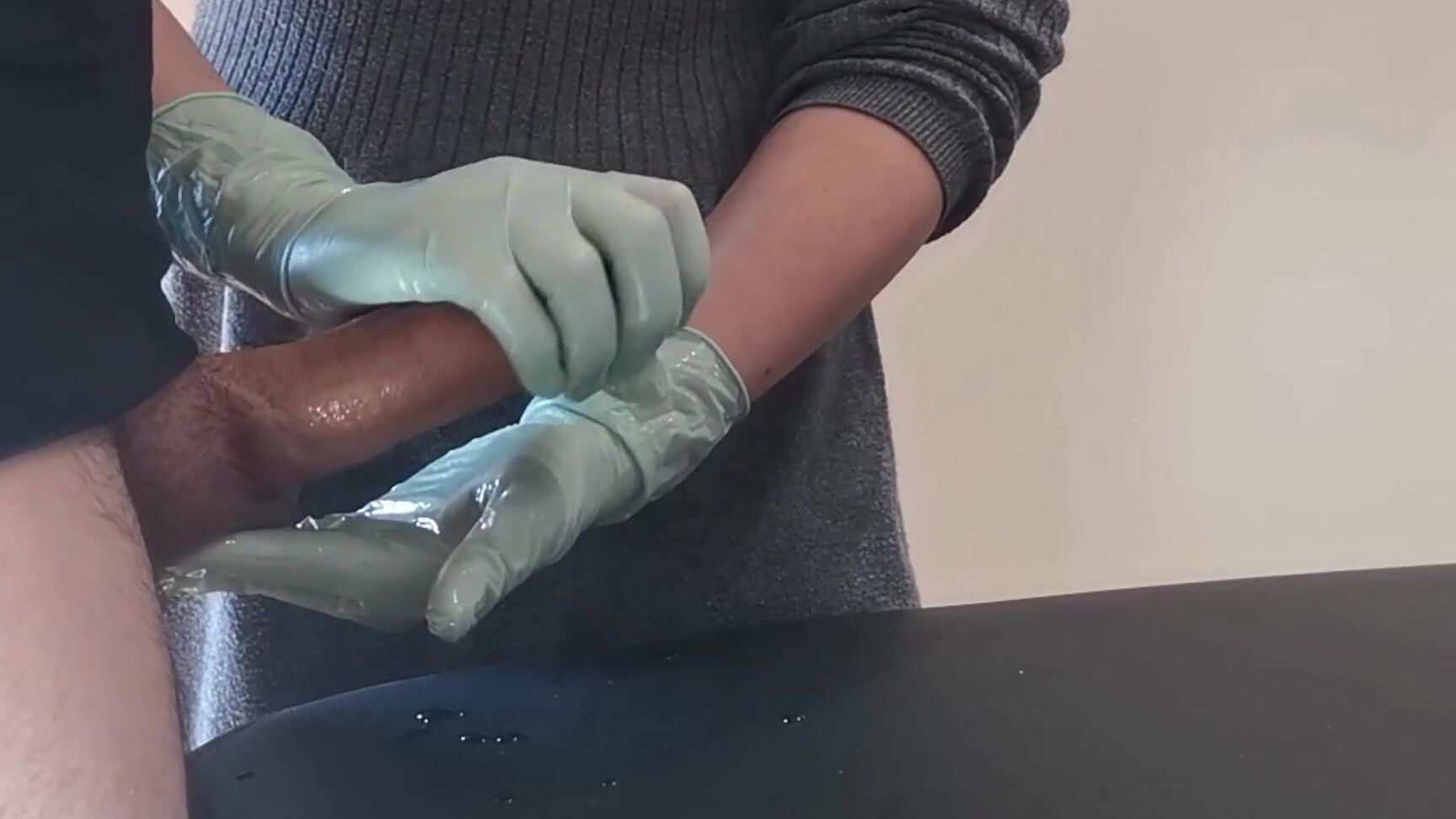 Медсестра Дрочит В Зеленых Перчатках Pornhub Com