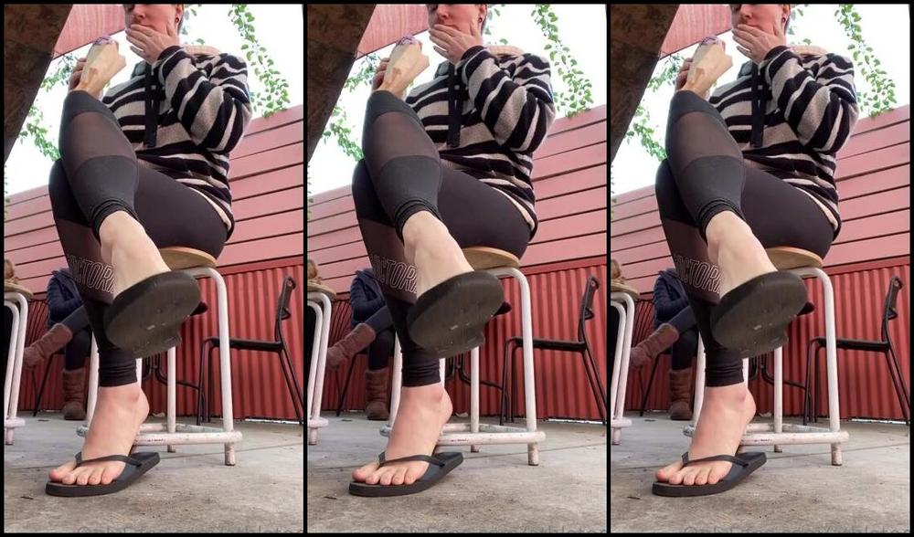 Athletoes Nicknamed Athletoes Onlyfans Grabbed A Big Ol Doughnut Too