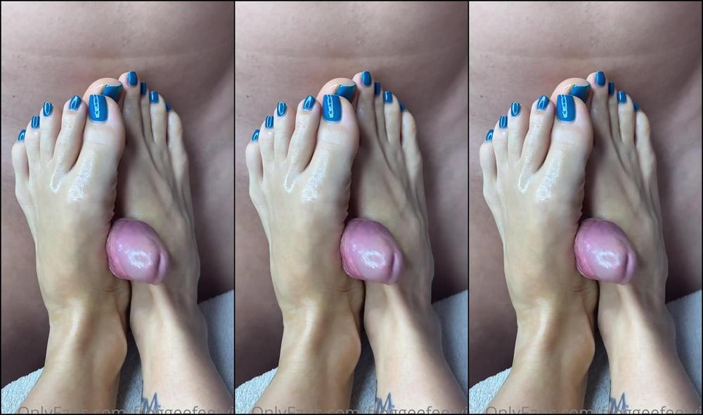 Froggeefeetvip Fuck My Feet In Any Way You Would Like Oil My Toes And Be Ready For Milking