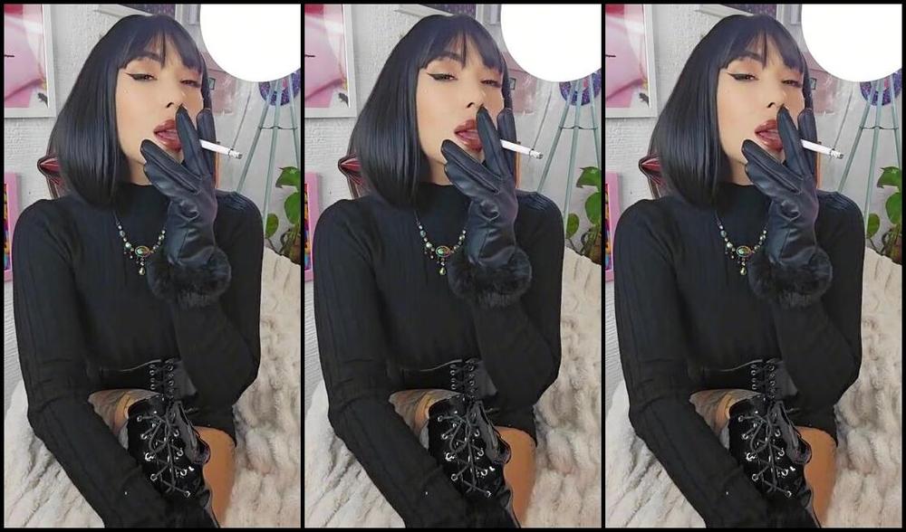 Queen Kinkerbell Nicknamed Kinkerbell23 Onlyfans Todays A Day Dedicated To Leather And Smoking We All Know Just How Much This Combination Bjc