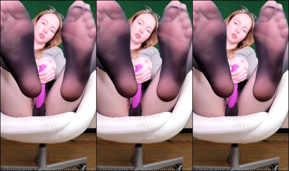 Thetinyfeettreat Xxx Mean Professor In Pantyhose How Are Your Grades So Low I Know I M An Effective Teach