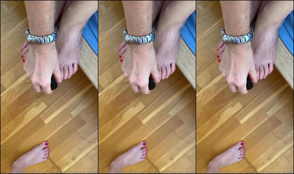 Dianacane My Mom Paint Her Toes In Red Like