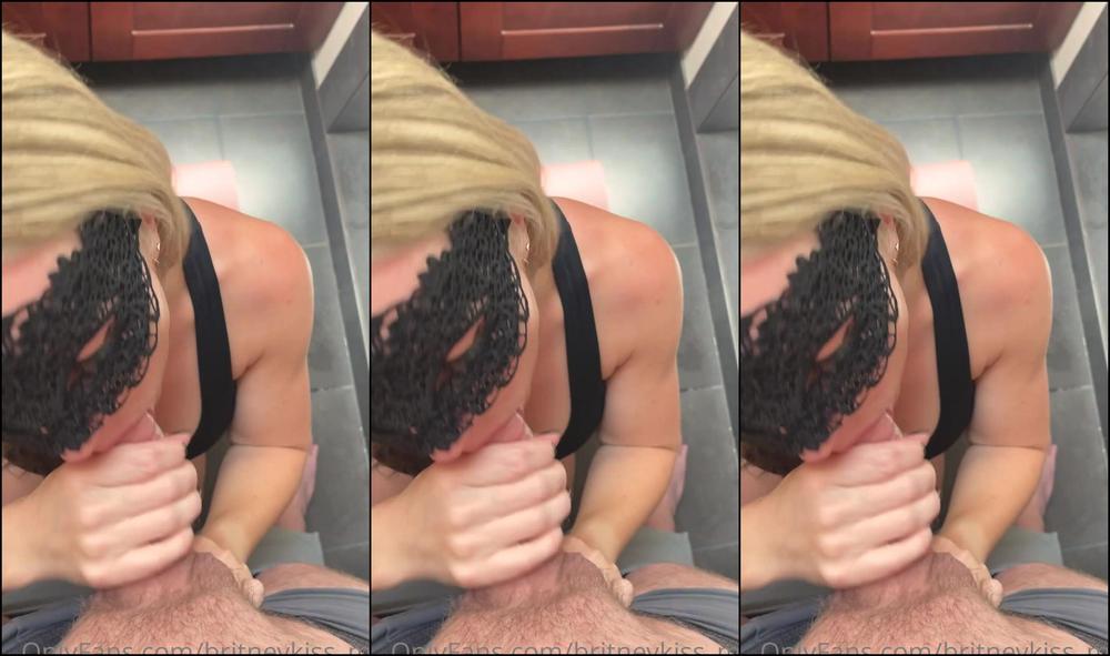 Britneykiss Me We Ve Been Outside Doing Yard Work Today And I Saw Hubby Getting All Sweaty I Just Coul