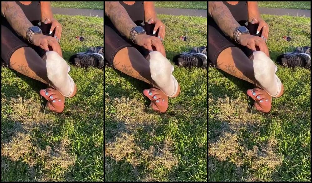 Msmaddy Aka Madsoles 1 Onlyfans Another Post Workout Show And Sock Removal They Were So Damp And Yummy