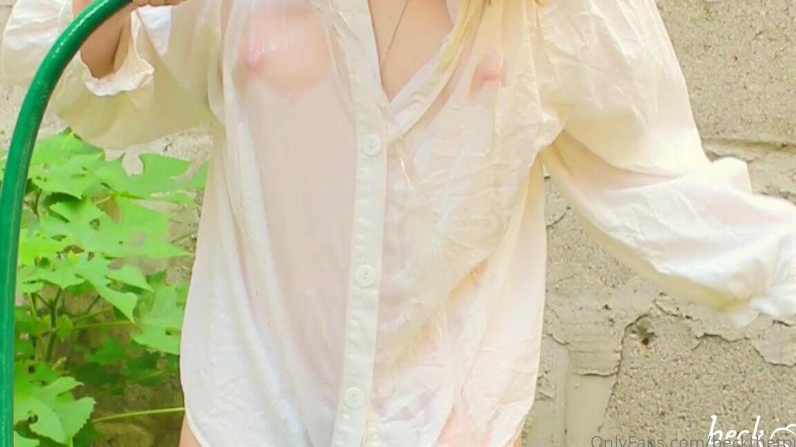 beckthetongue-11-05-2021-2106207222-wet-and-wild