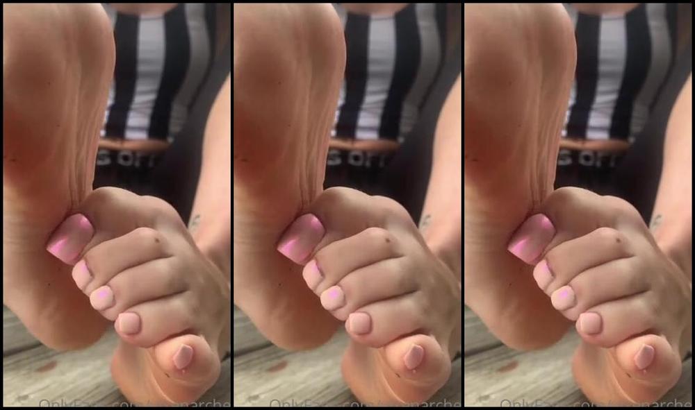 Vixenarches Onlyfans Foot Tease From The Porch