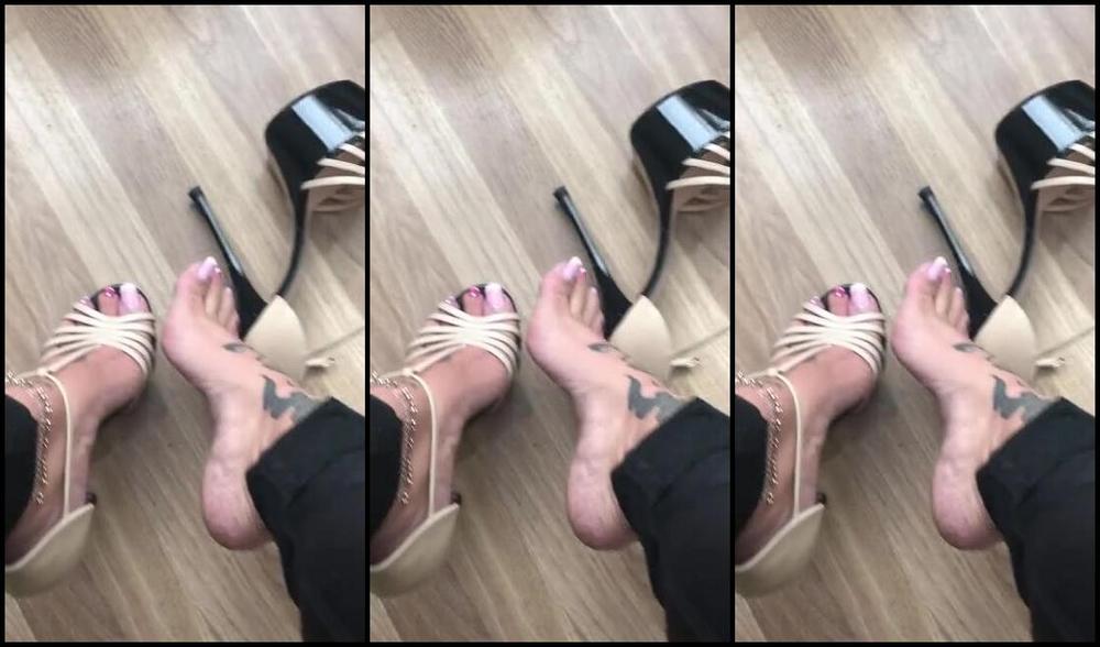 Latinamarina Onlyfans A Little Shoe Dangle Jus For You Guys
