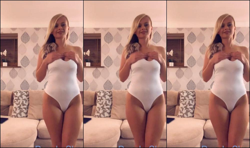 "PeachySkye" ass shaking, ass worship, barely legal, daddys girl, teens (18+) little tease manyvids