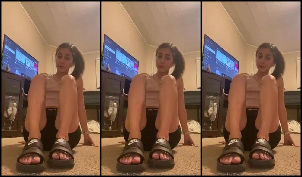 Footprincessx1 Nicknamed Footprincessx1 Onlyfans Smell My Stinky Soles H