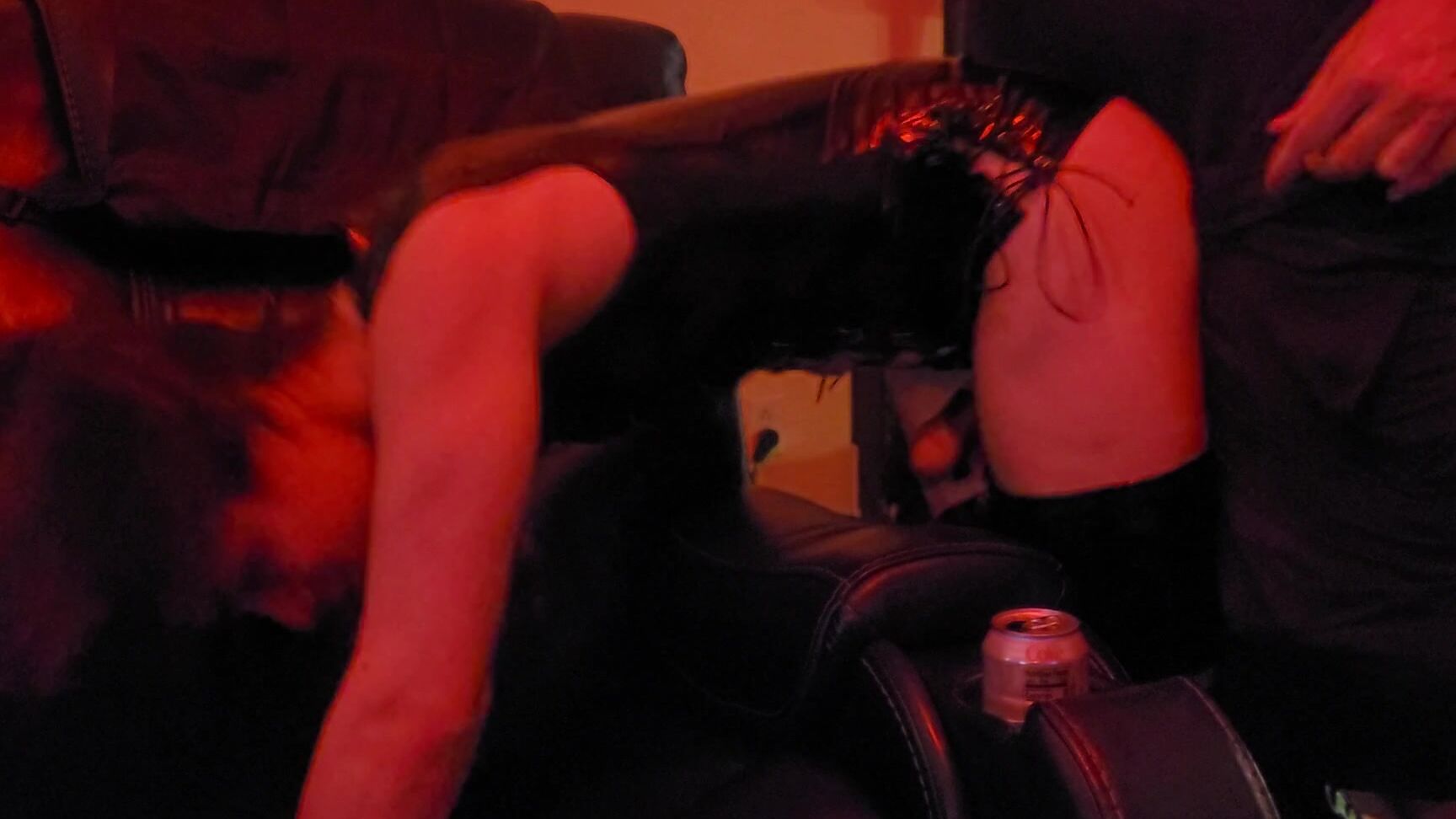 "Nyxi_Leon" anal, chastitydevices, daddysgirl, latex, transgender Couch-Time-with-Daddy Manyvids