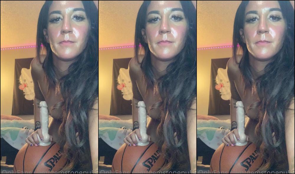 gemstonepu55y 23 07 2022 2532438292 hi idk how we ended up with a basketball Onlyfans