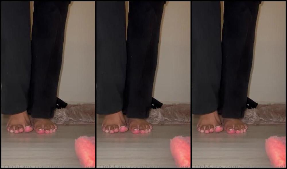 Fleek Feet Aka Herfeetonfleek Onlyfans Enjoy And Get Me Some More Followers