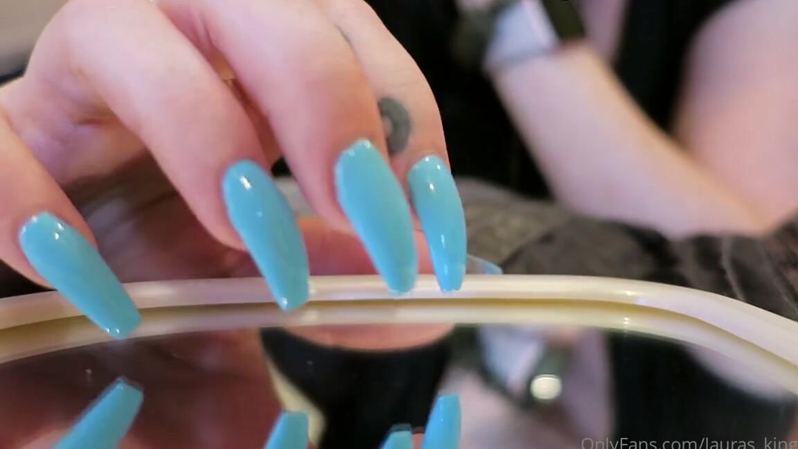 Lalalaura Nicknamed Lauras Kingdom 12 13 2021 Onlyfans Video Lauras Blue Nails Tapping Here Is A Little Asmr For You Guys