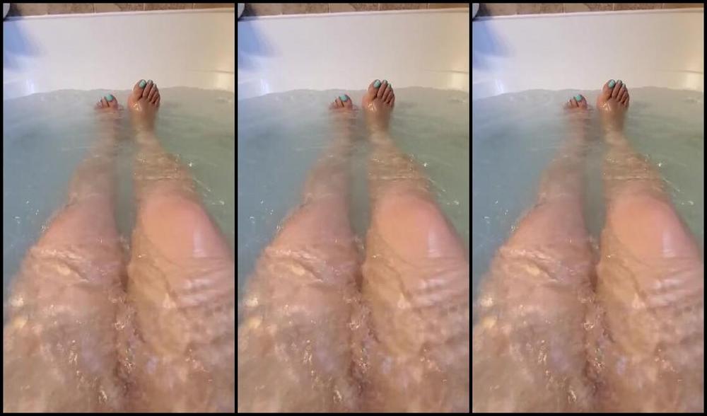 Lady Steph Nicknamed Theladysteph Onlyfans A Little Soak To Relieve Some Stress What Are Some Things Yall Doing To Balance The Tensions Of Sta