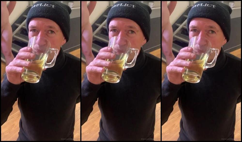 Ladydarkangeluk Onlyfans Parting Gift Of A Glass Of Champagne As A Thanku For Being A Fantastic Filming Slave Drink Up Good