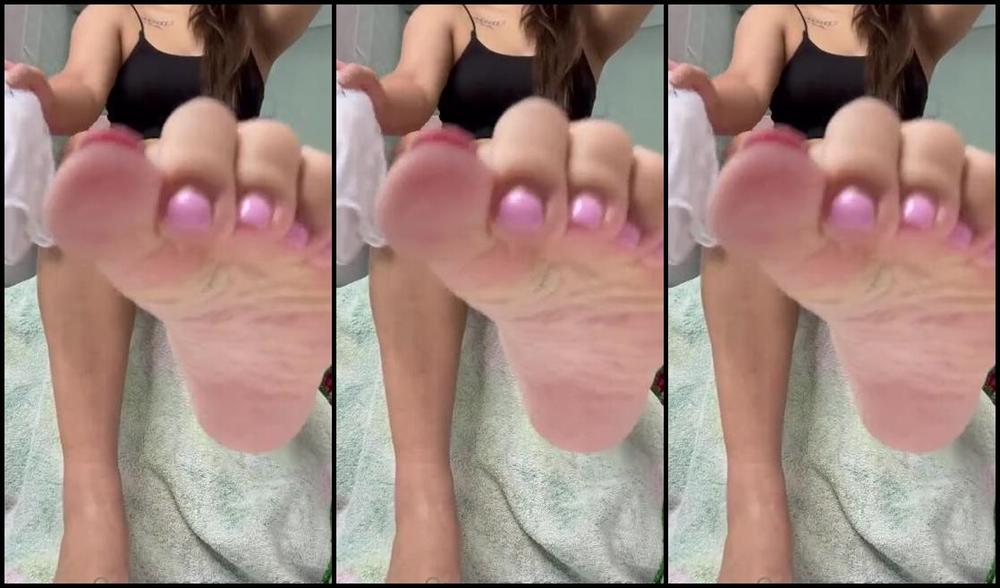 Goddessjvu Onlyfans Happy Labor Day Let S Celebrate Your Day Off With A Crushing Dirty Sock Reveal