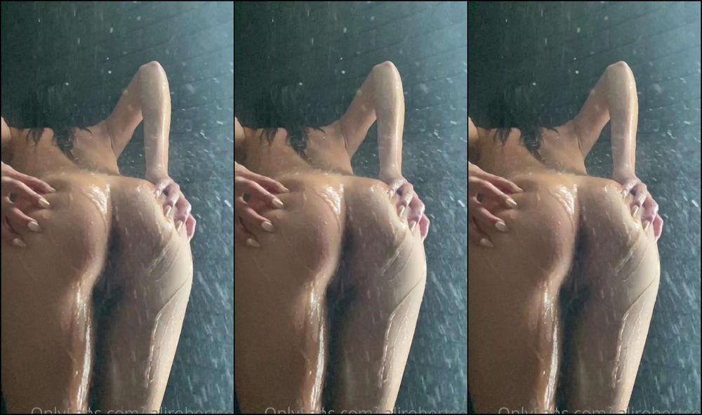 Lalirobertson 2662274317 10 31 2022 Wet In The Shower