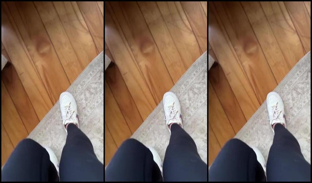 Keeley Kennedy Nicknamed Keeleyk Onlyfans My Footboi Wasn T Feeling So Well So I Brought Him Home A Special Treat My Sweaty