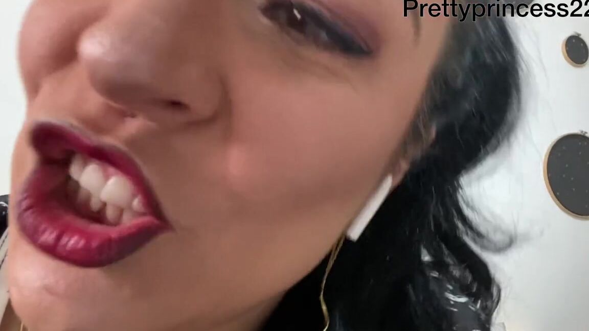 Prettyprincess220 02 22 2025 Onlyfans Video Kissing While Burping