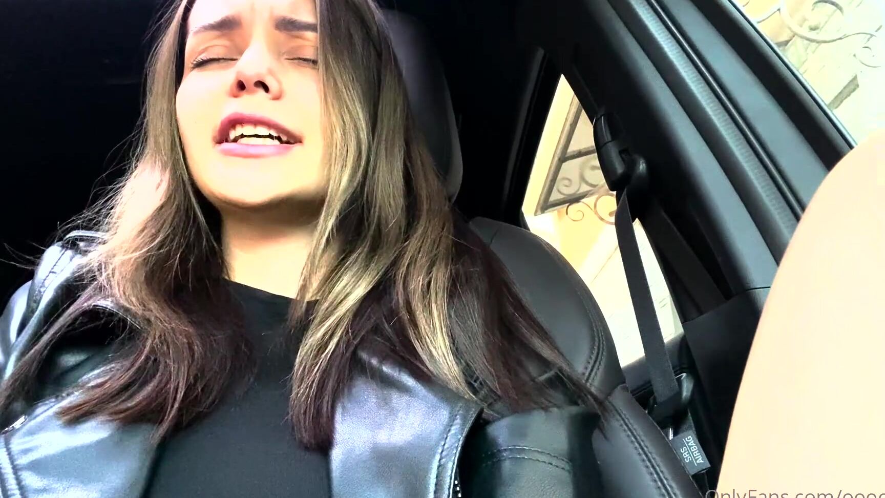 eva oops ce1fe2c2-9d8f-40f1-8475-546061f97f88 Web Cam