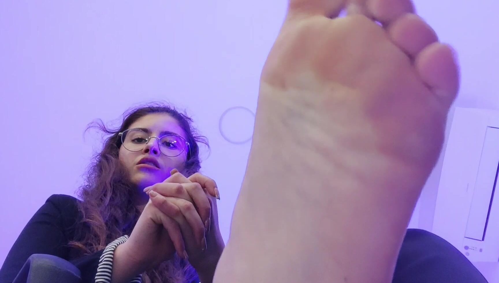 Shanaxnow Unexpected Foot Fetish Interview