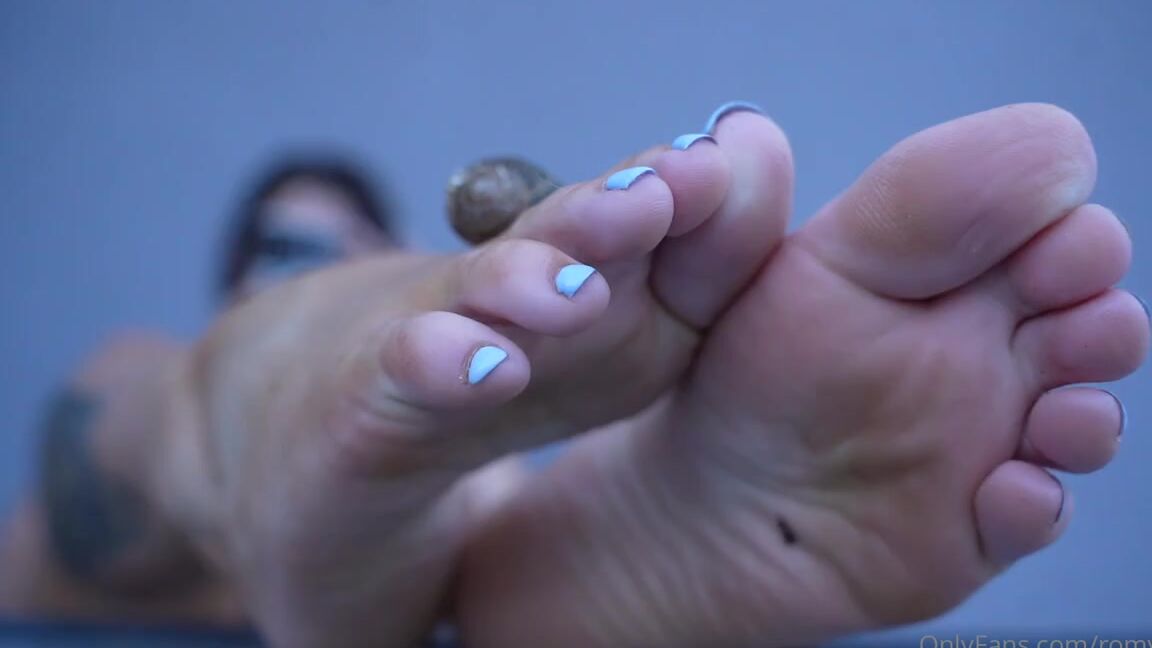 Romy Feet Nicknamed Romyfeet Onlyfans I Shot This Cute Moment With A Snail Walking On My Foot At The End