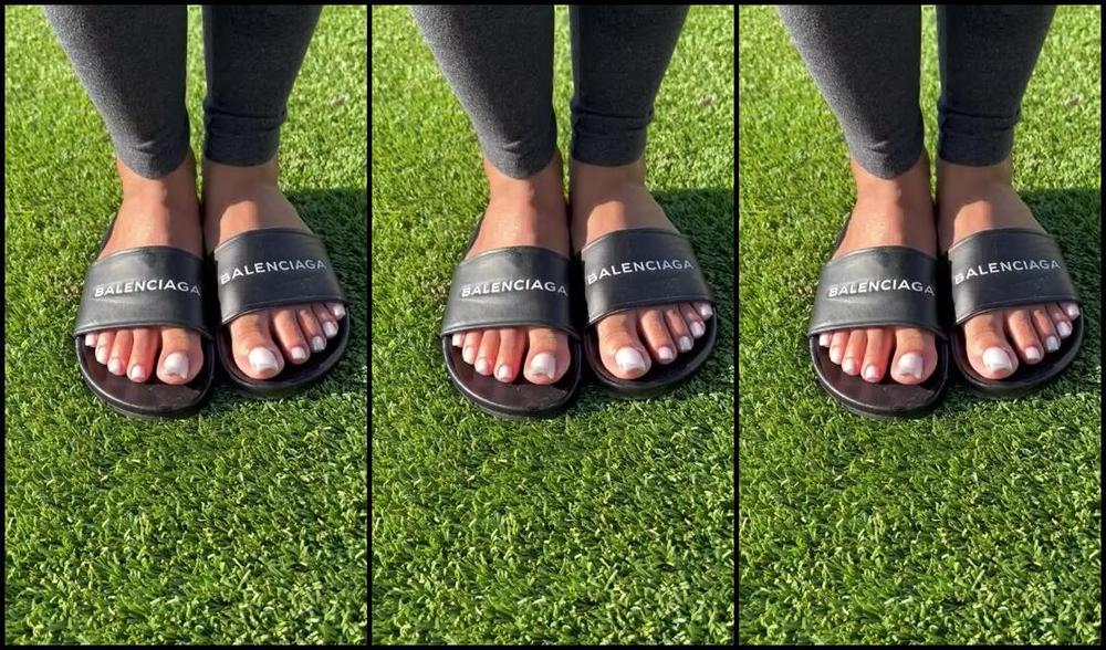 Queenjodiieetoes Aka Prettyfeetonly1800 Onlyfans Quick Tease Caught A Few Stares