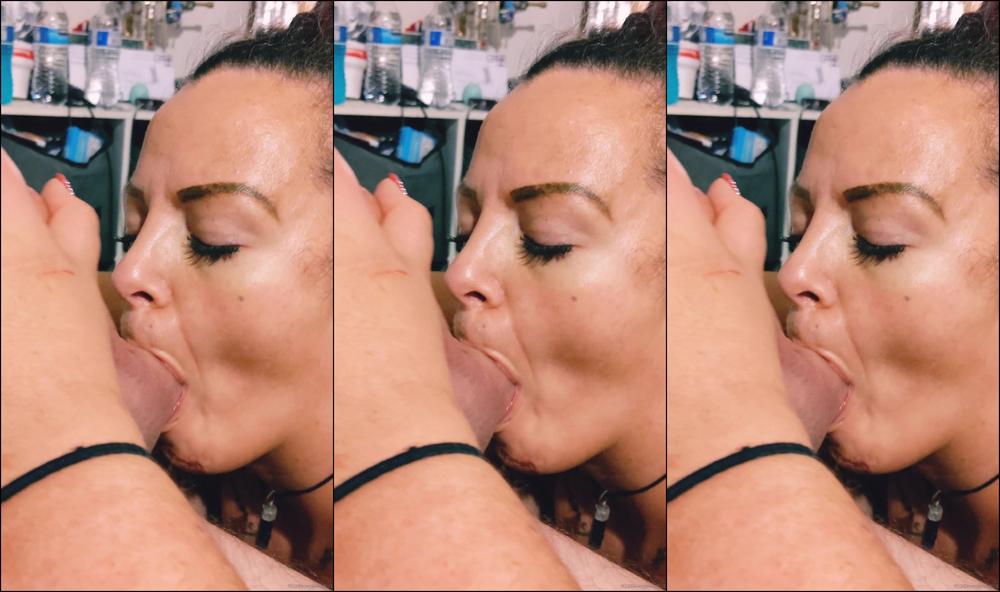 Dixiesjewels I Absolutely Love Pleasing And I Love Sucking Justin S Cock What Do You Guys Think Of My