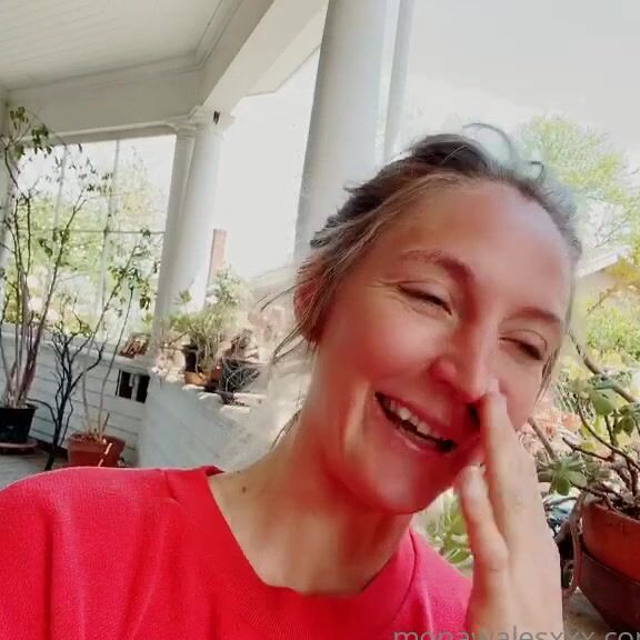 Monawalesxxx 243540403 04 18 2020 Today S Update Want To Help Me Choose The Order Of Dm Videos That Go Out This