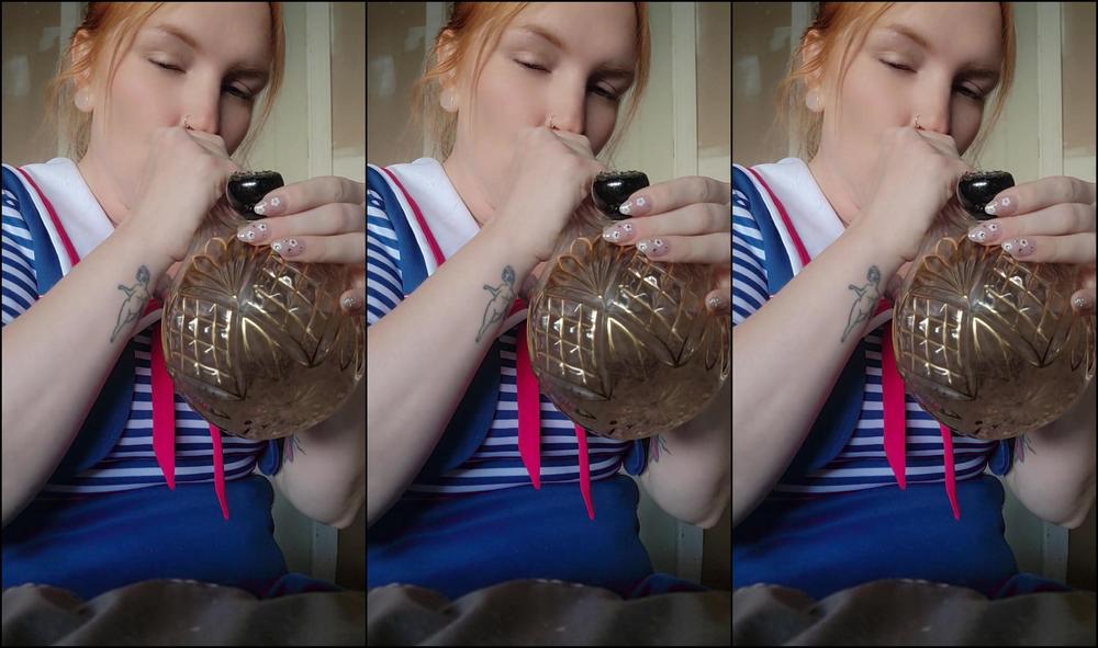 Ivyno 703361467545563137