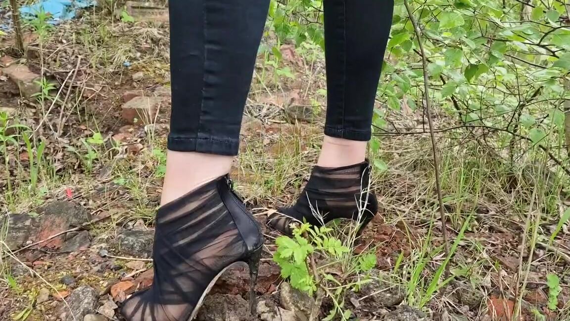Kats Worn Heels Nicknamed Katswornheels Onlyfans This Terrain Looks A Bit Tougher Lets Punish Them Some More