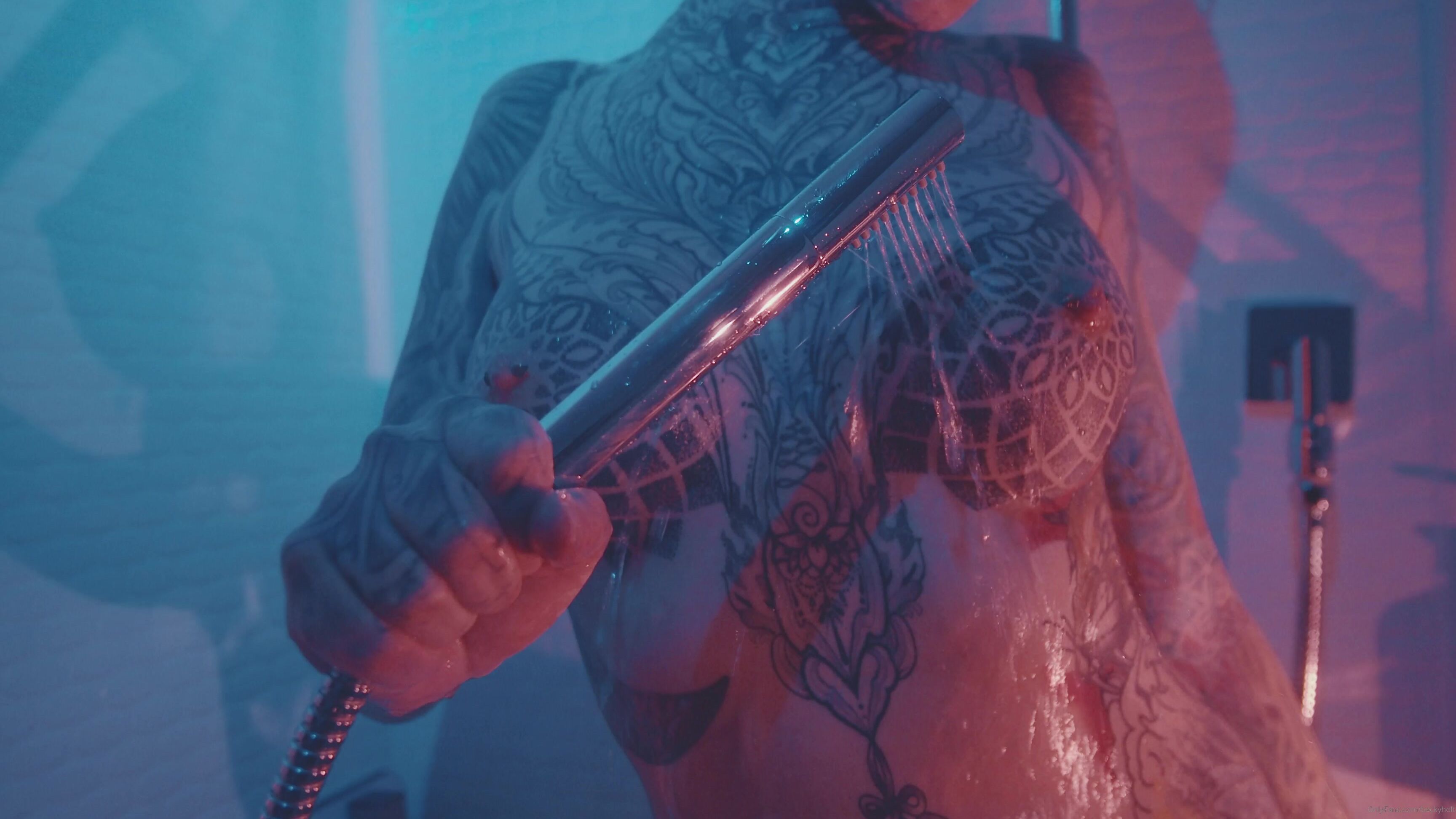 Beckyholt Another Shower Movie