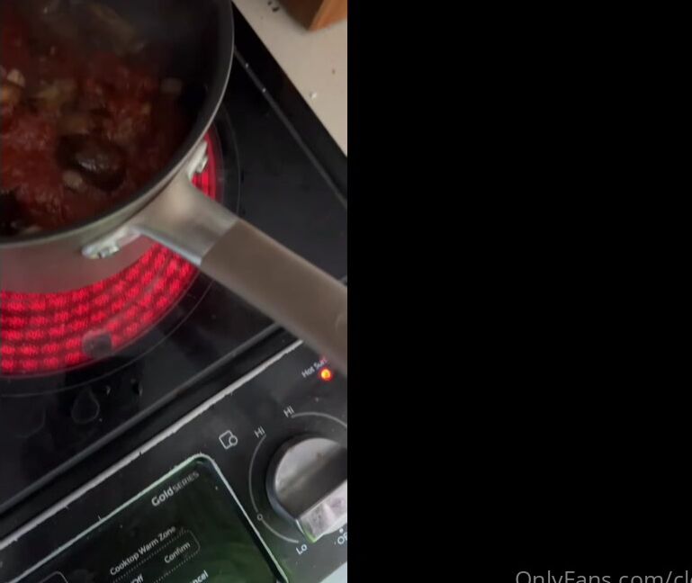 Clca69 2495024057 06 28 2022 Behind The Scenes Of Christy Love Cooking Pasta