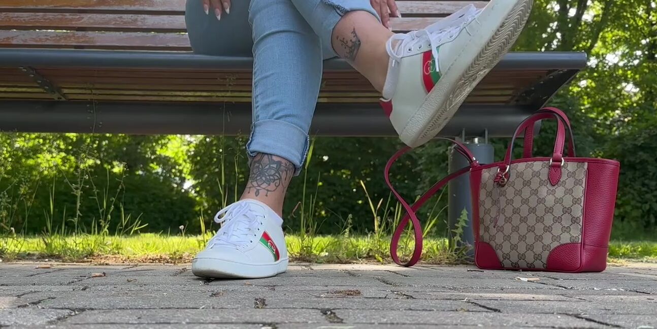 Mrs Larry Onlyfans Genau So Wrde Es Ablaufen Und Nicht Anders Thats Exactly How It Would Go And Not Otherwise