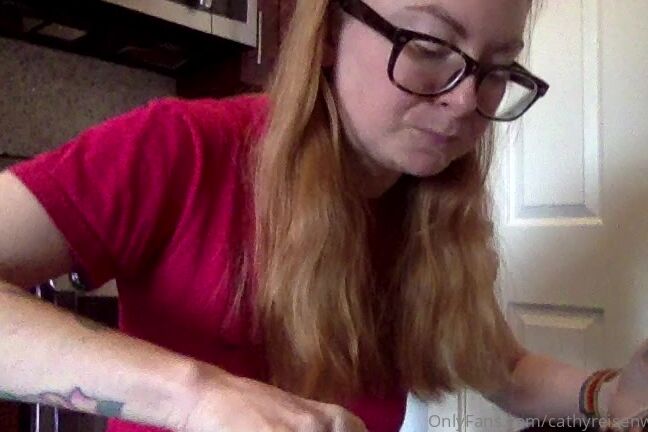 Cathyreisenwitz 1294496766 11 19 2020 Was Recently Reminded That Some People Get Off On Seeing Other People Eat I M Going To