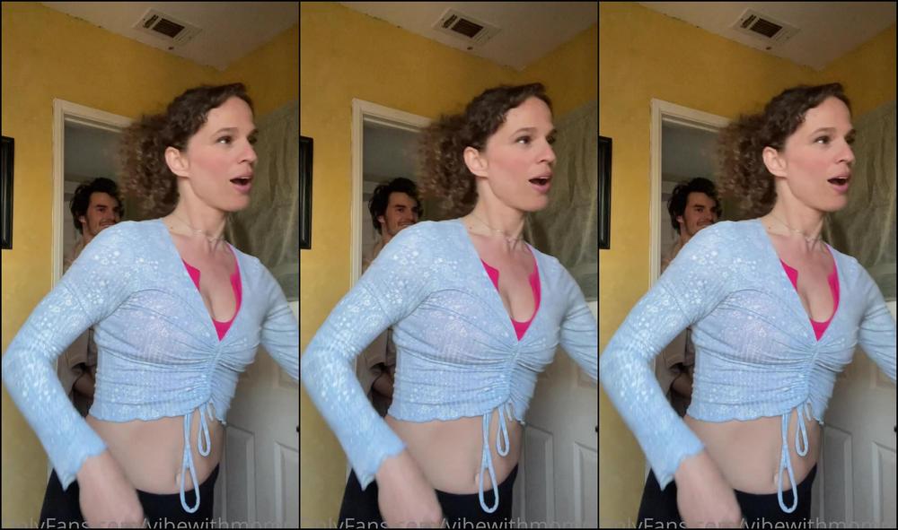 vibewithmommy-19-03-2022-2388728400-family-time-damn-he-is-such-a-good-boy-to-his-flexible-mommy..-we-like-to-get-weird.