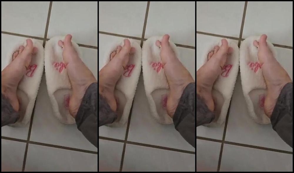 Goddess Nicole Aka Nicolesgoddesssoles Foot Fetish 05 01 2024 Onlyfans Video I Love New Slippers