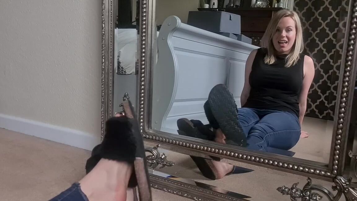 The Foot Queen Of England Aka Queengf90Premium Onlyfans Happy Friday