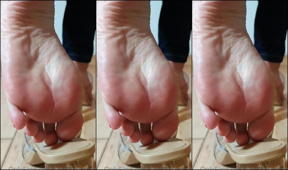 Goddesselisaa Is It Hard To Resist