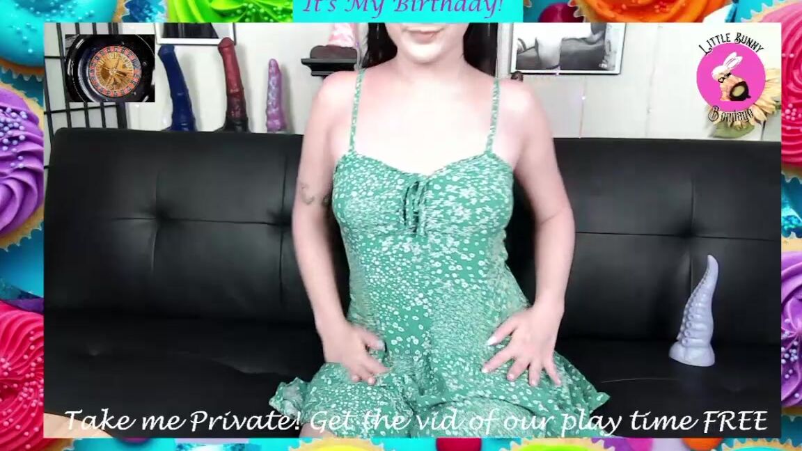 Hairy Bush, Fantasy Dildo, Bad Dragon little bunny fucking her small tentacle ManyVids