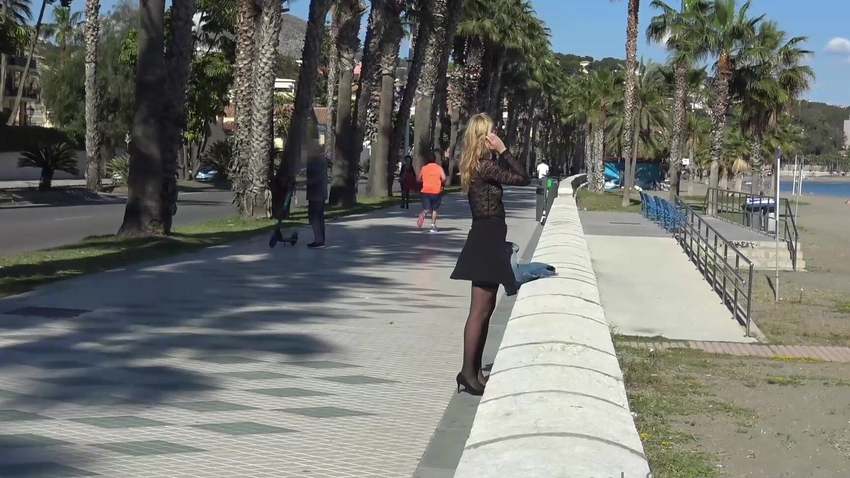 Iviroses Public Flashing Video In Very Crowded Area With Lots Of Pe
