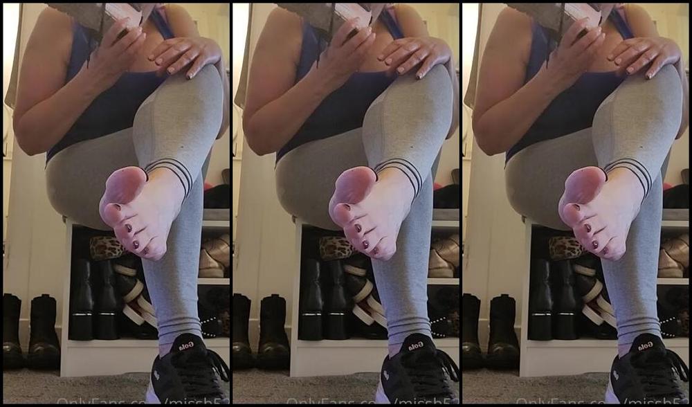 Miss B Nicknamed Missb52S Onlyfans 06 04 2022 Tell Me How Much You Wish You Could Taste My Sweaty Feet After My Walk