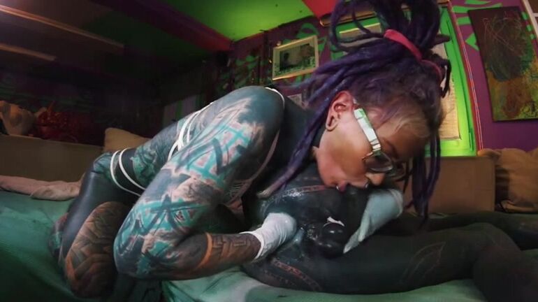 Anuskatzz Maid Lili Lulu Get Fisted By Tattoo Teen