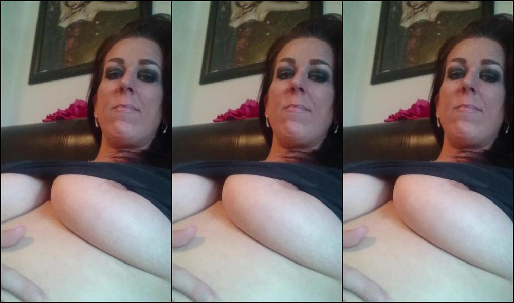 Curvycandice Nipple Tease