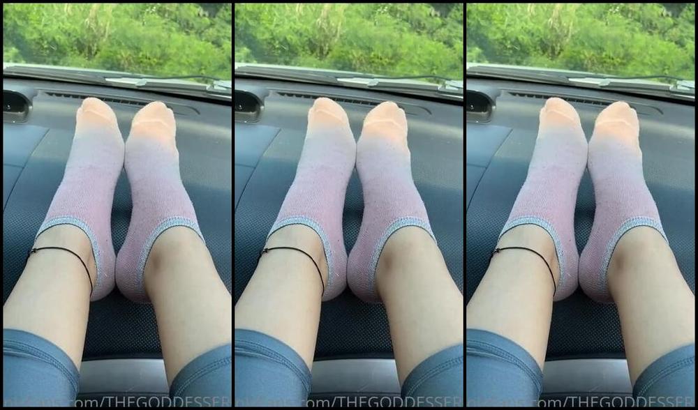 Erin Aka Thegoddesserin Onlyfans Sneakers And Socks Removal In The Car Btw You Should Check Your Dm S A 19 Minutes Lenght Surpris