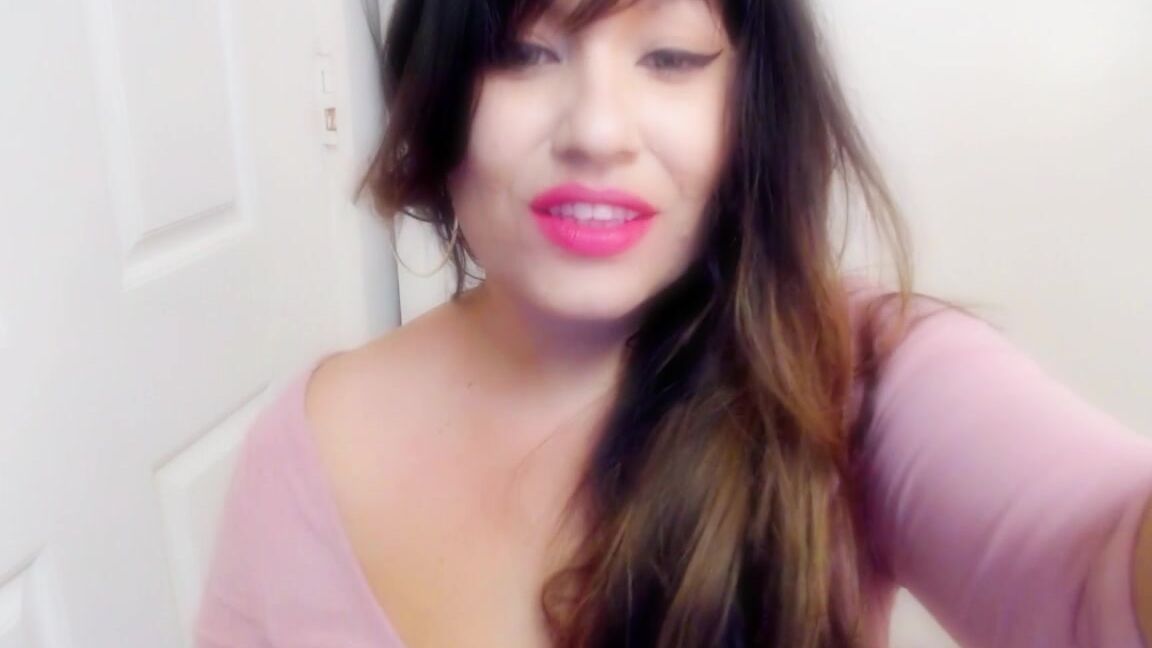 Carmita Bonita Luscious Lips Lipstick Testing Beloved