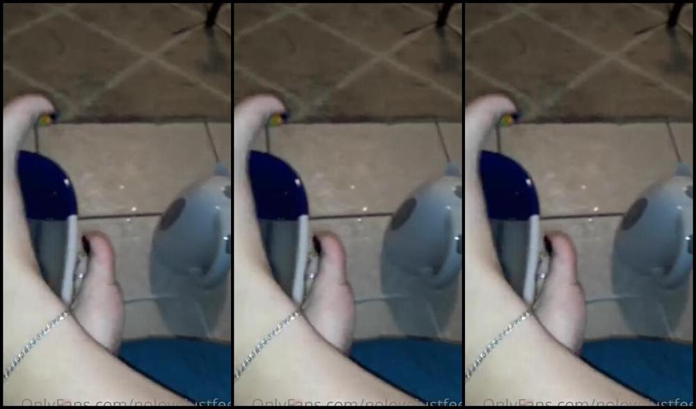 Nolove Justfeet Nicknamed Nolovejustfeet Onlyfans I Love Playing With My Plush Wrinkles Wanna Touch